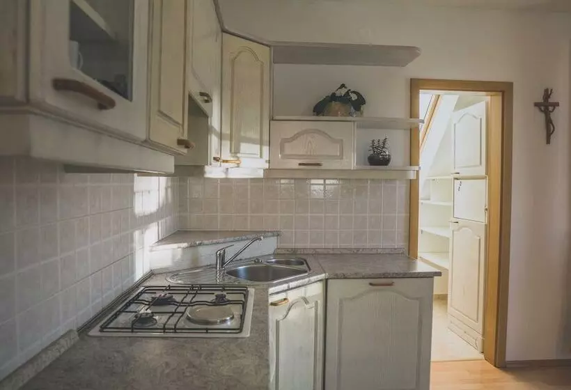 Apartment Amak With Free Onsite Parking