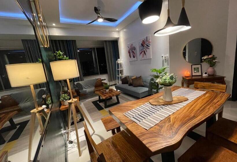 Luxurious & Spacious Suite At The Heart Of Manila