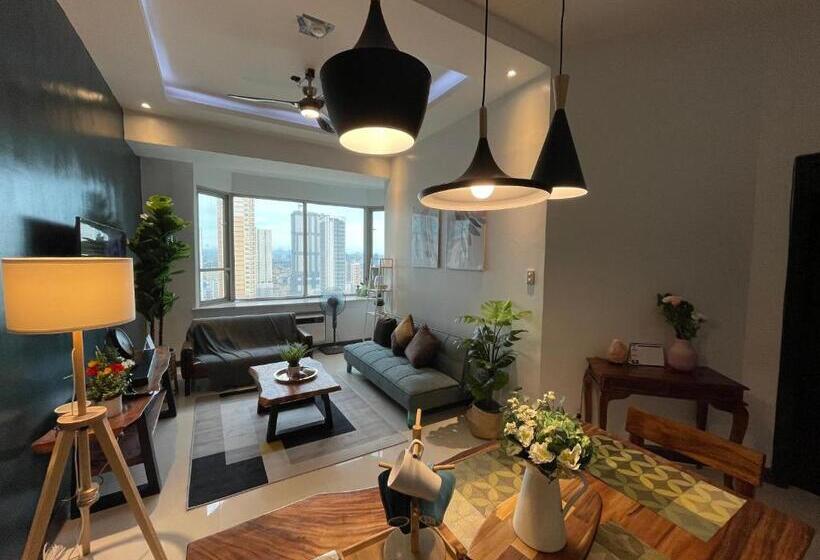 Luxurious & Spacious Suite At The Heart Of Manila