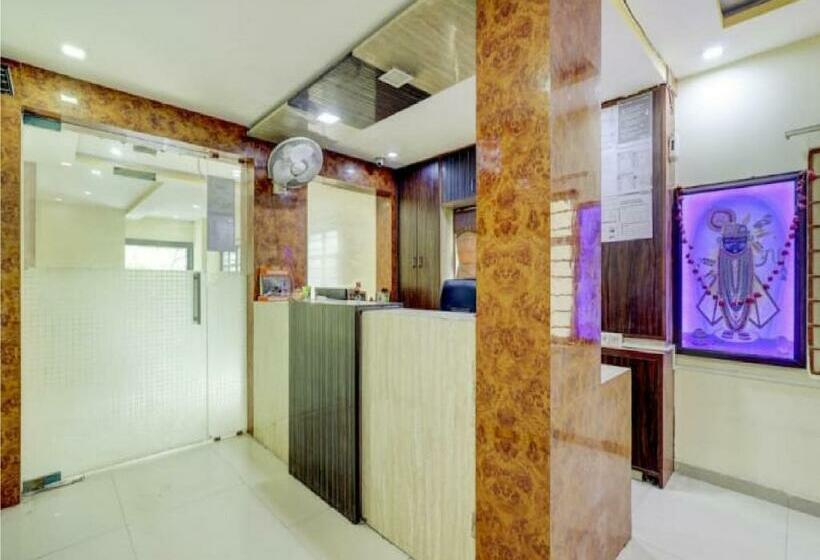 בית מלון כפרי Krishna Palace Vastrapur