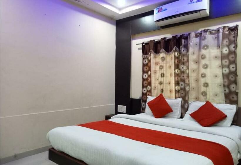 בית מלון כפרי Krishna Palace Vastrapur