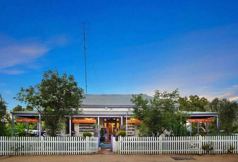 汽车旅馆  Lavender House York