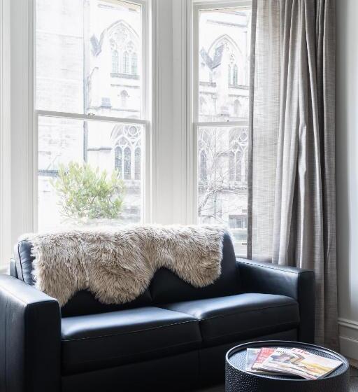 Star Struck On Stuart