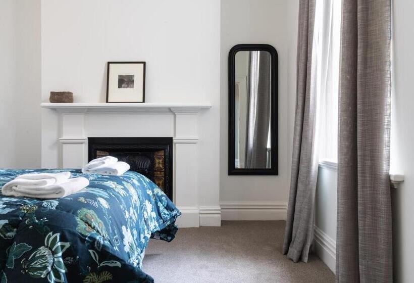 Star Struck On Stuart