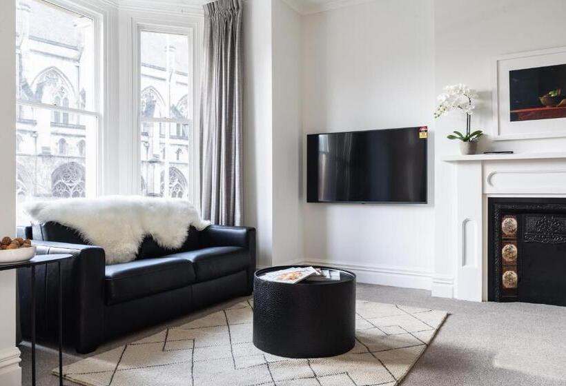 Star Struck On Stuart