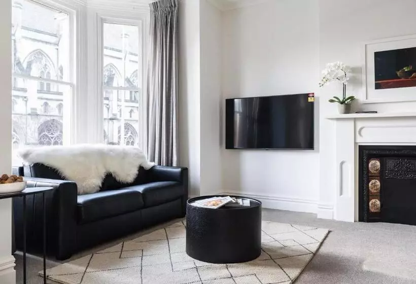 Star Struck On Stuart