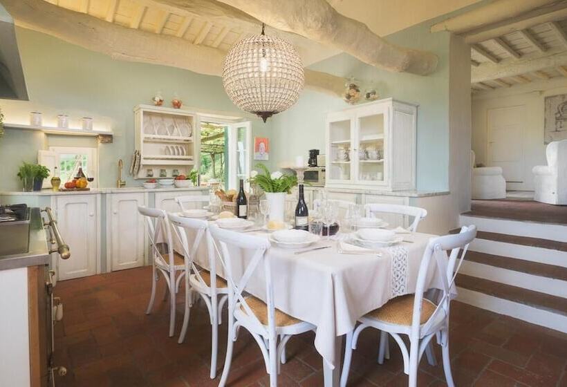 Villa Marraccini 8, Emma Villas