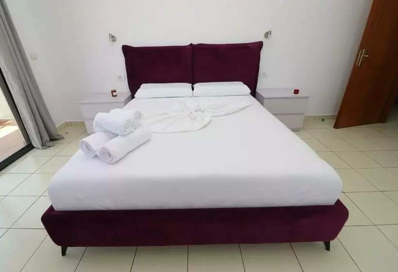 Bora Rooms