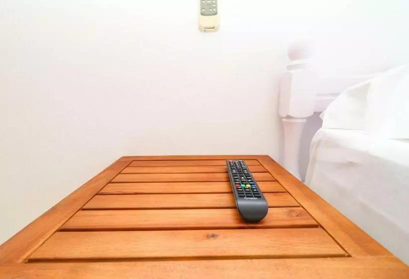 Bora Rooms