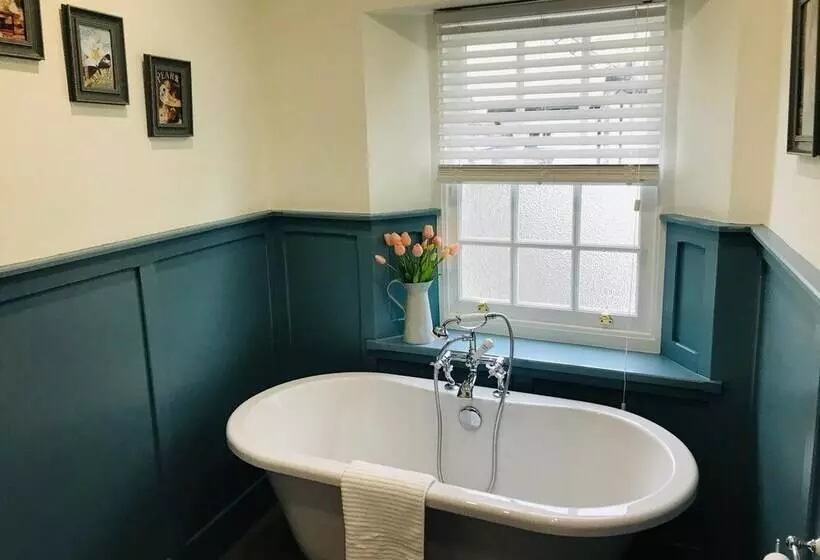 Hengoed Hideaway   Spacious 3 Bed House