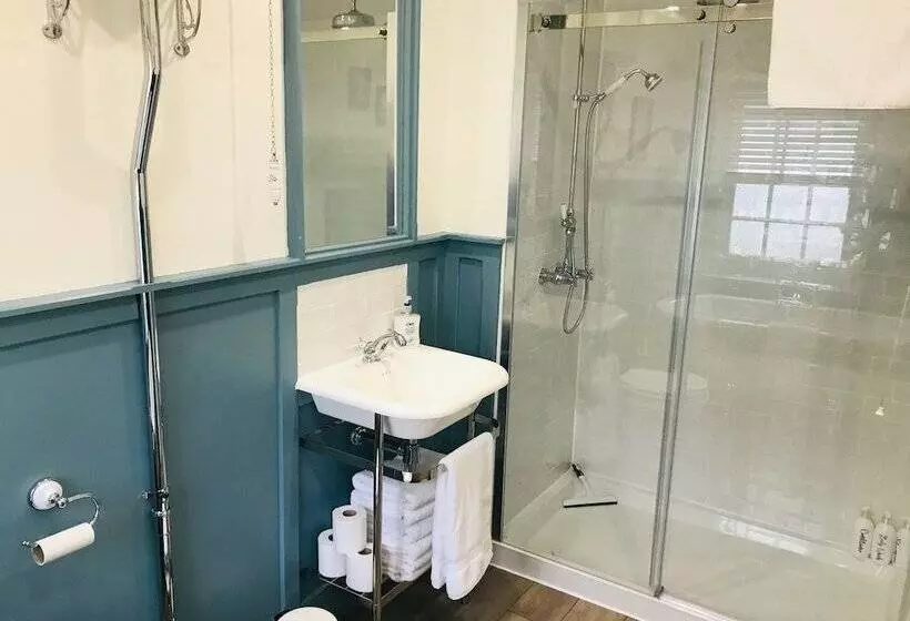 Hengoed Hideaway   Spacious 3 Bed House