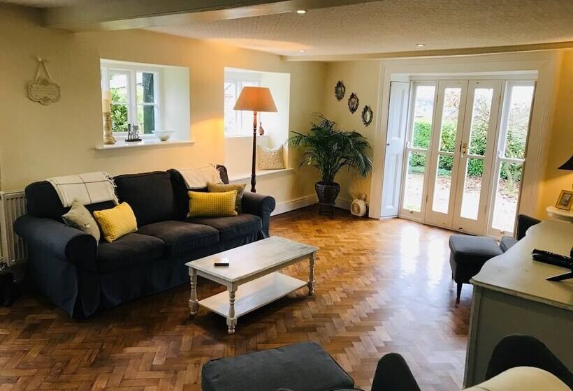 Hengoed Hideaway Spacious 3 Bed House