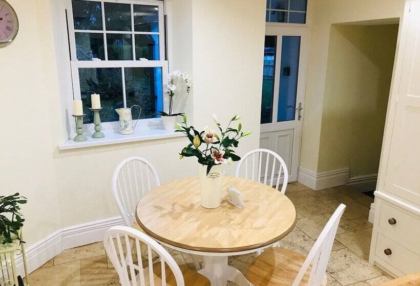 Hengoed Hideaway Spacious 3 Bed House