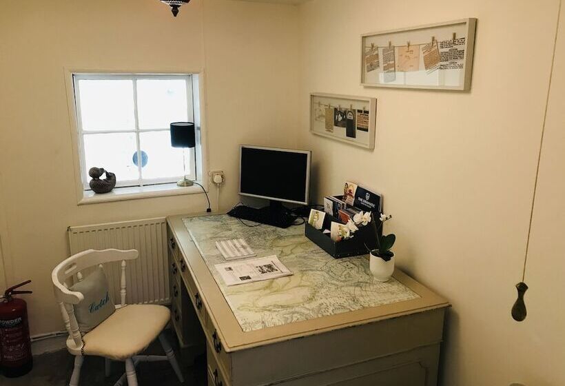 Hengoed Hideaway Spacious 3 Bed House