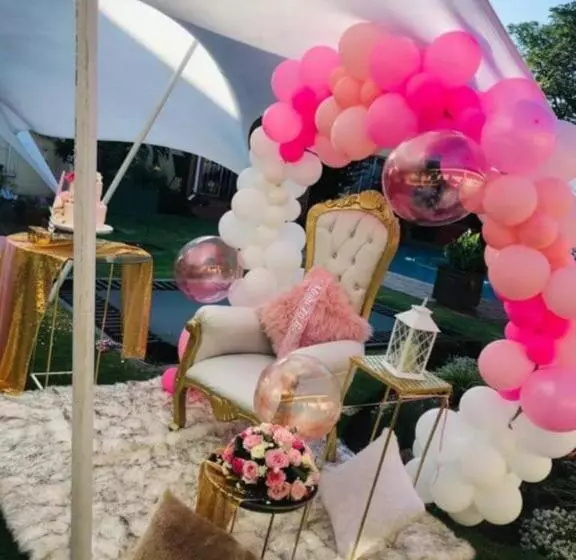 Majatalo African Elephant Guesthouse