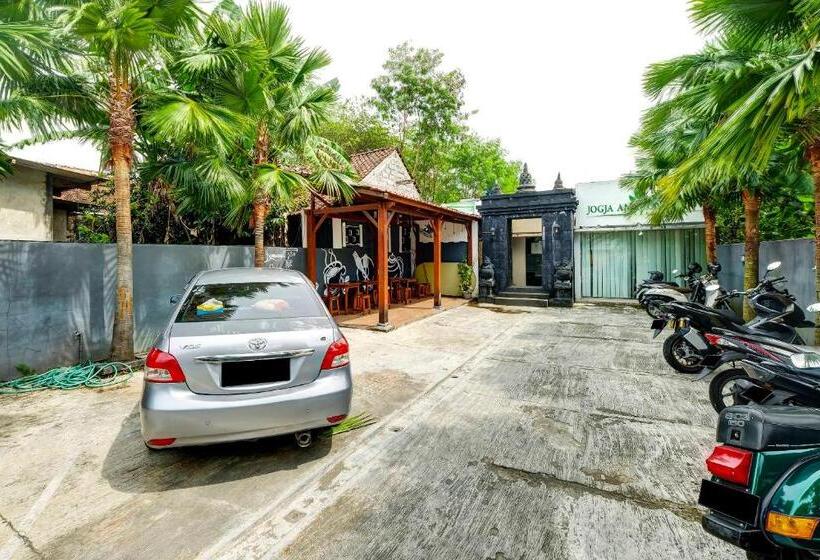 Отель Oyo 91240 Jogja Amazon Green 2