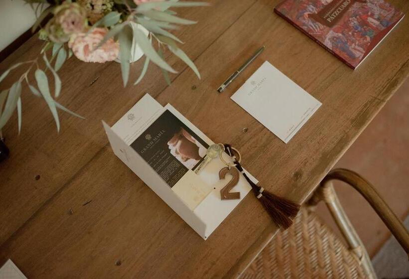 فندق Grand María