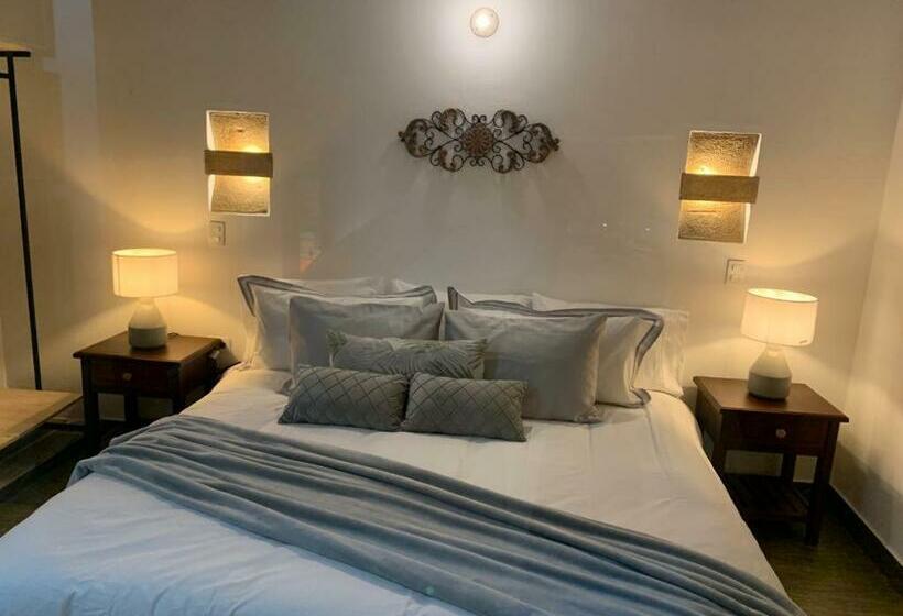 هتل Santa Lucía Casa