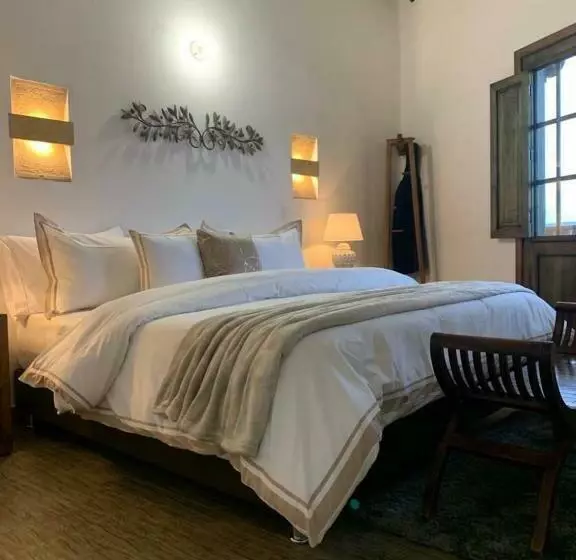 هتل Santa Lucía Casa