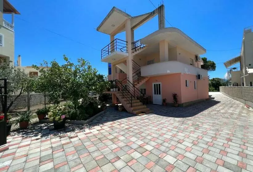 ペンション Guest House Vlore