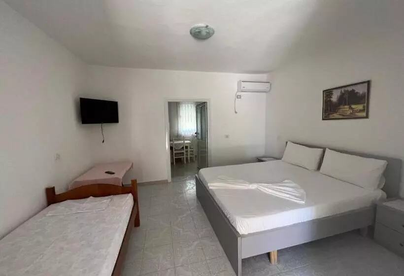 ペンション Guest House Vlore