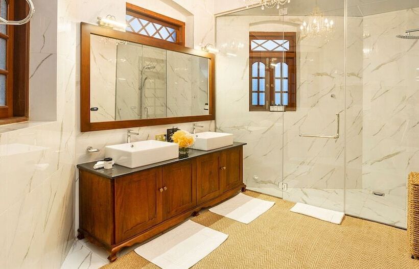 منتجع W15 Lake Gregory