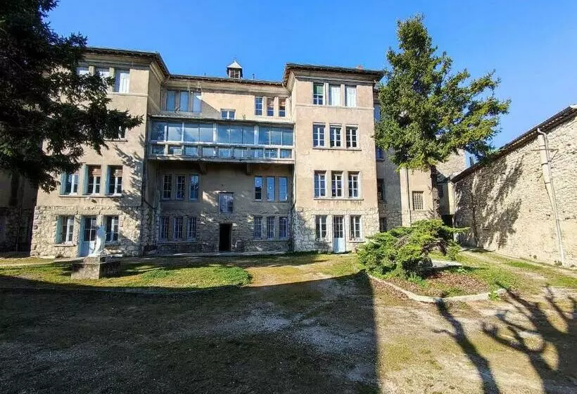 Aamiaismajoitus (B&B) Gîte D étape Et De Groupe Du Clos Saint Roch