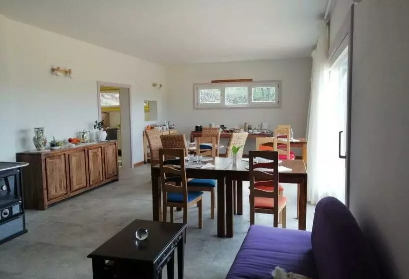 Aamiaismajoitus (B&B) Les Jardins Celestes