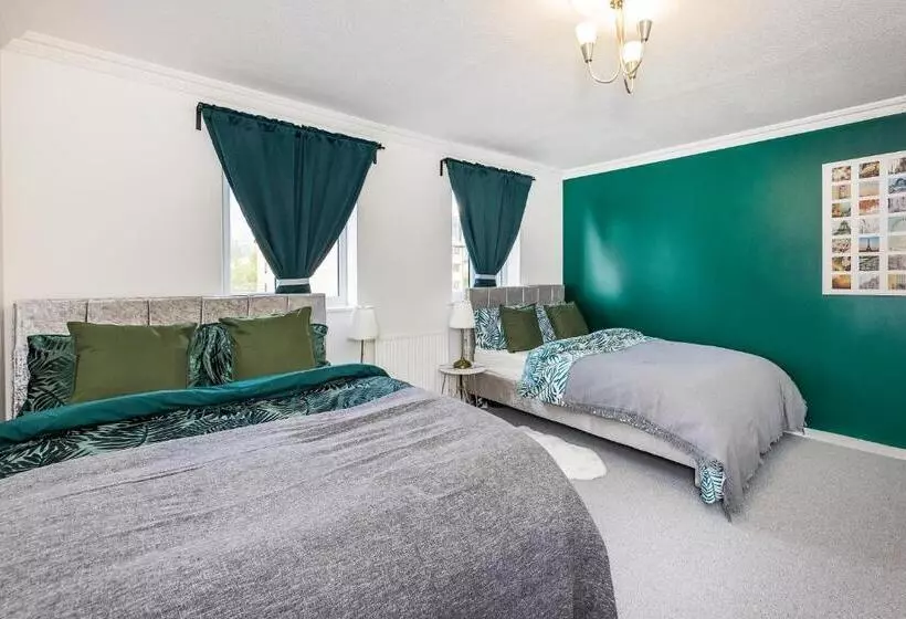 پانسیون Inglewood Hub London