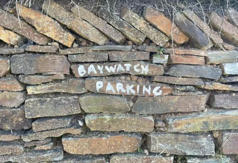 Baywatch Mawgan Porth Spacious Home Sleeps 9, Games Room, Parking & Garden