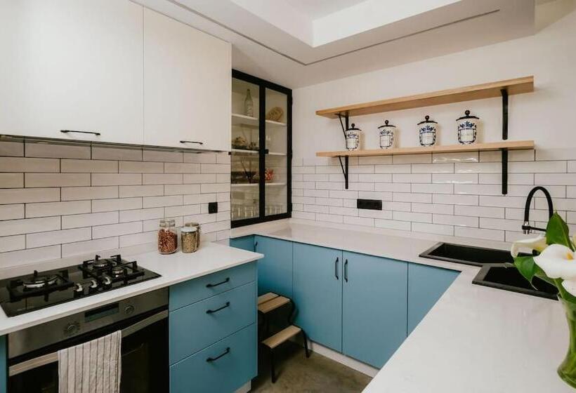 تختخواب و صبحانه Islow Coliving