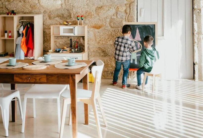 تختخواب و صبحانه Islow Coliving