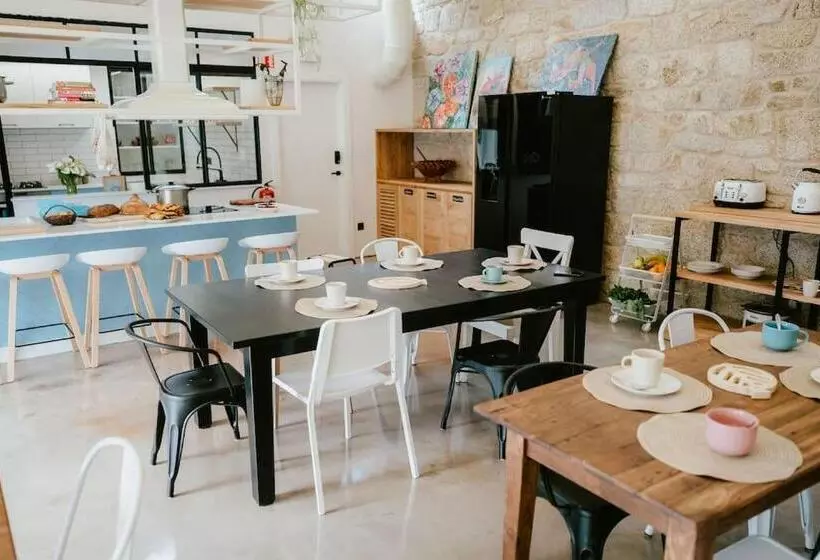 ベッドアンドブレックファースト Islow Coliving