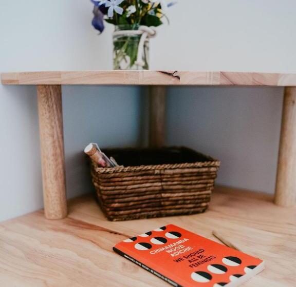 تختخواب و صبحانه Islow Coliving