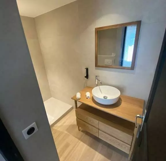 Hotelli Hôtel L Arena