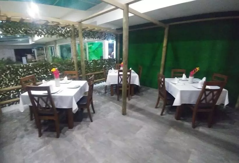 هتل Campestre El Cisne