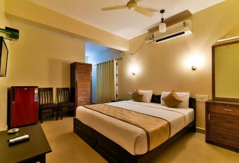 هتل Baga Fantacia Beach Inn