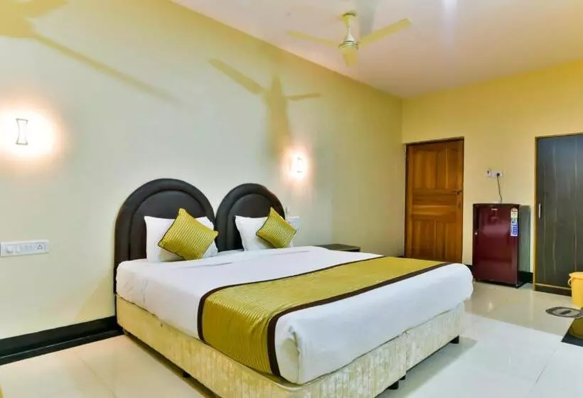 هتل Baga Fantacia Beach Inn