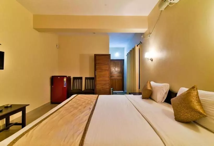 هتل Baga Fantacia Beach Inn