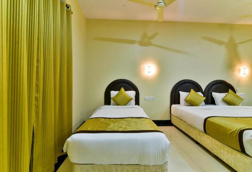 酒店 Baga Fantacia Beach Inn