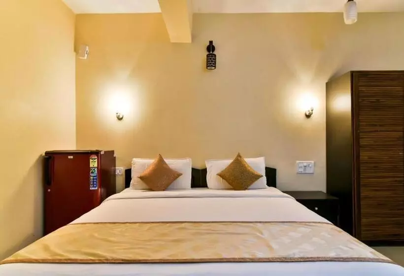هتل Baga Fantacia Beach Inn