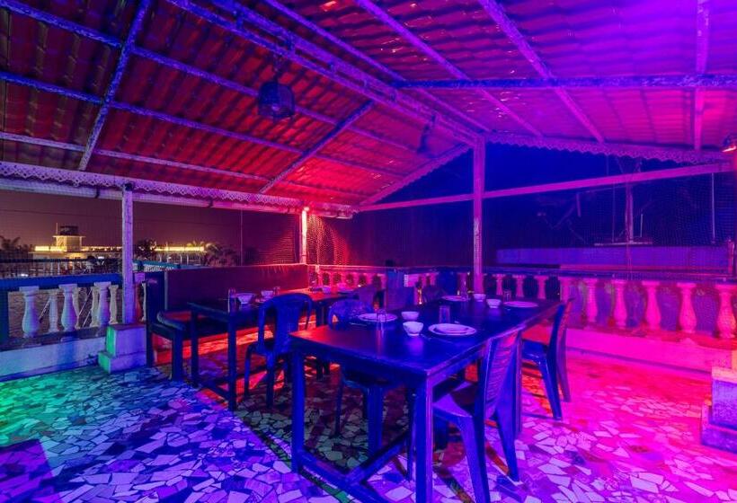 酒店 Baga Fantacia Beach Inn