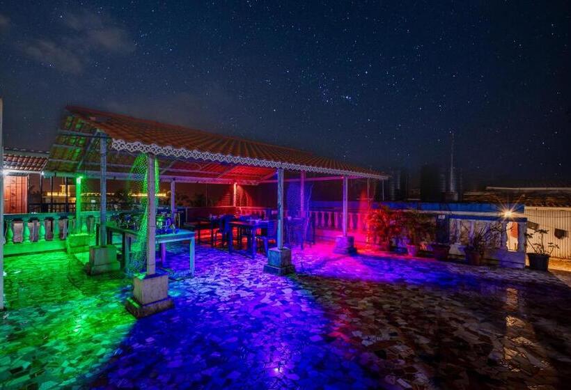 酒店 Baga Fantacia Beach Inn