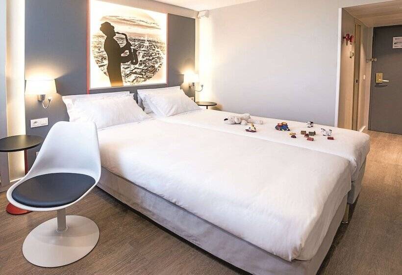 هتل Kyriad Paris Saint Ouen