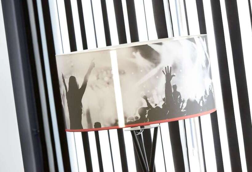 هتل Kyriad Paris Saint Ouen