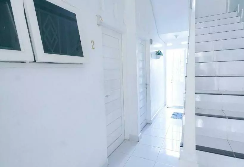 Hotelli Reddoorz Near Pantai Pandan Sibolga