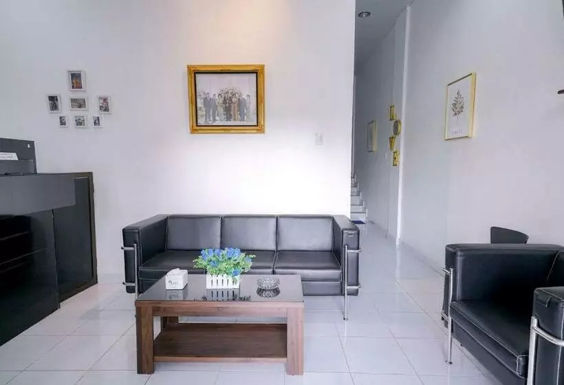 Hotelli Reddoorz Near Pantai Pandan Sibolga