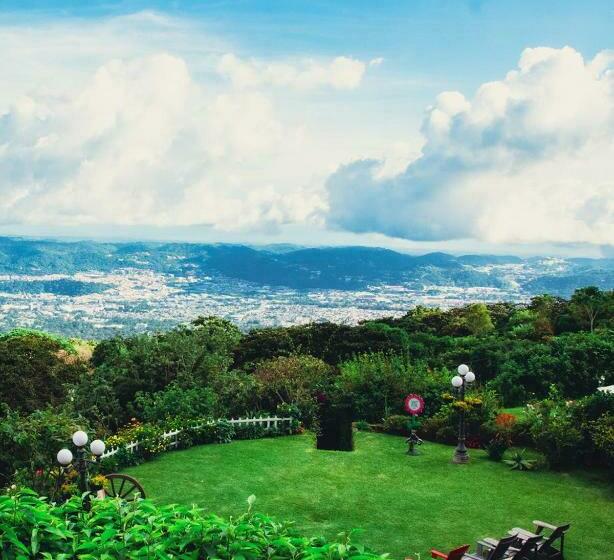 هتل Verdant & Wellness Experience