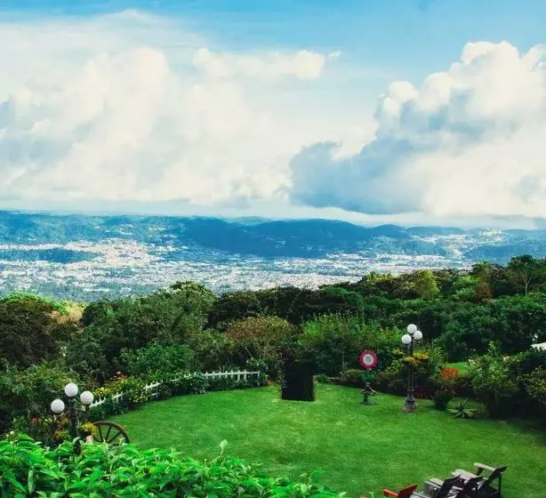 هتل Verdant & Wellness Experience