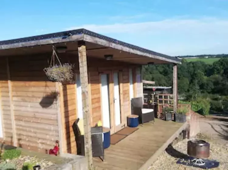 Peaceful Cabin Retreat In Skegby